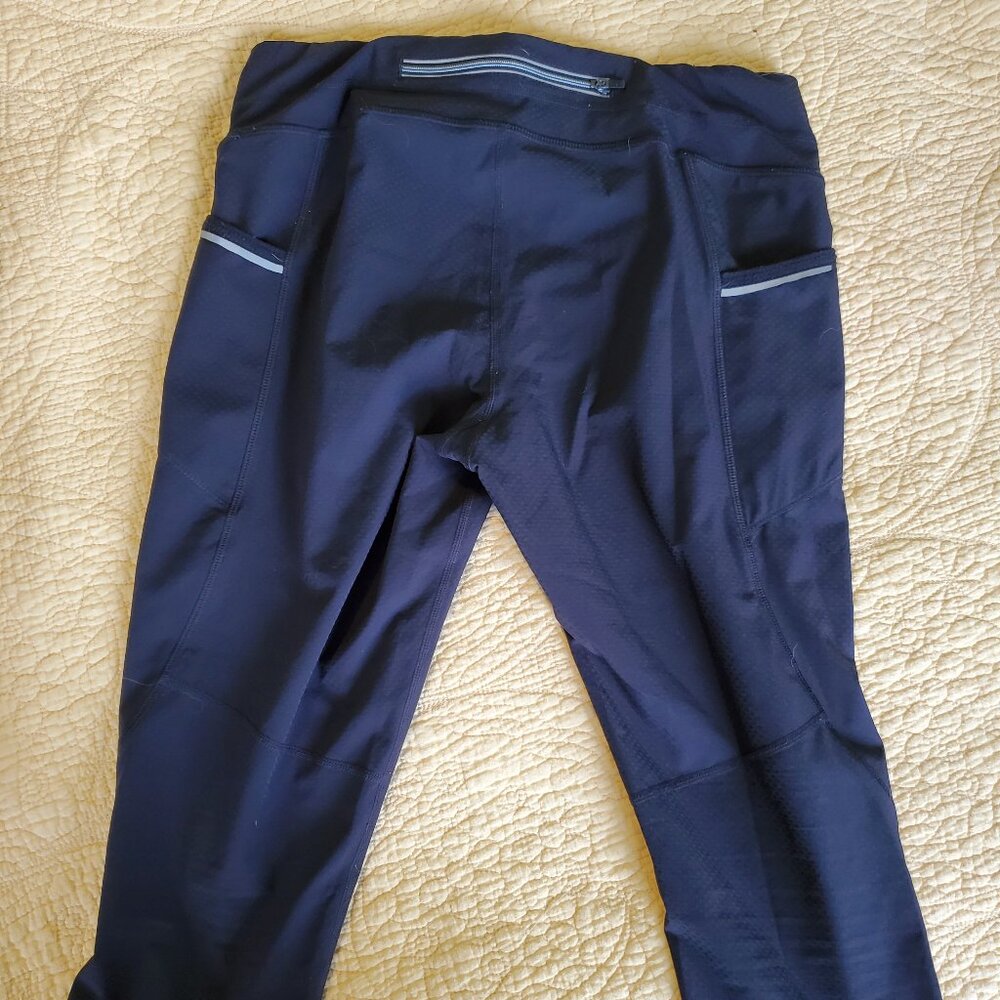 Athleta Capri Leggings, Size Medium